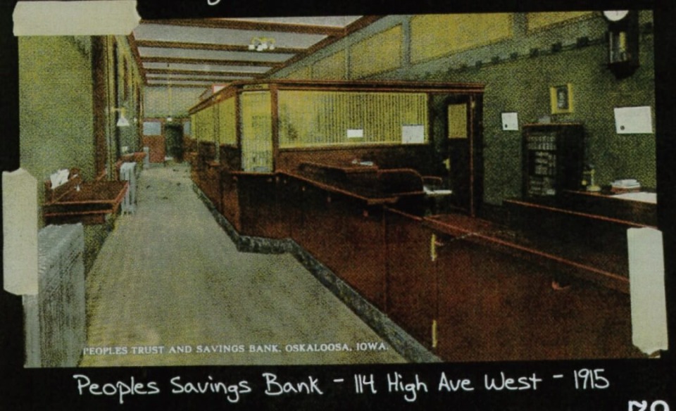 Peoples Savings Bank in Oskaloosa, Iowa, in 1915.